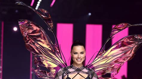 Adriana Lima Made A Legendary Comeback To The 2024 Victorias Secret Fashion Show