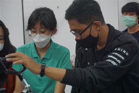 Desain Komunikasi Visual Dkv Unika Soegijapranata Gelar Workshop