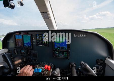 aircraft cockpit a Britten-Norman BN-2 Islander Stock Photo - Alamy