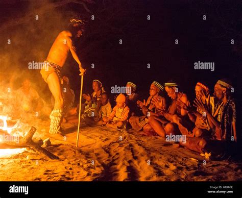 Bushmen Dance Hi Res Stock Photography And Images Alamy