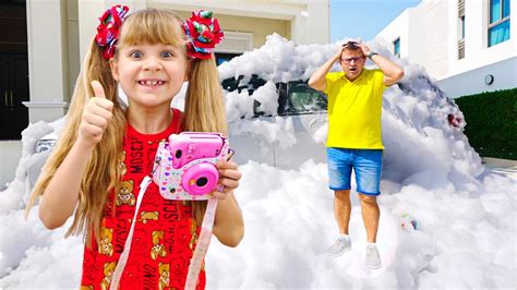 Diana makes Family Tree 🌳👪 + more Family Fun Stories - YouTube
