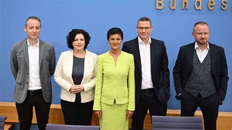 Sahra Wagenknecht Politikerin Verlässt Die Linke Und Gründet Eigene