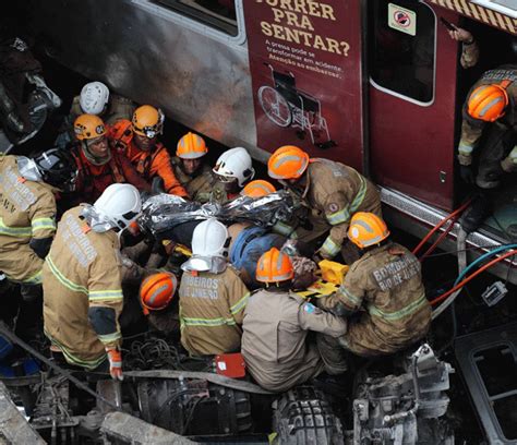 Acidente de trem deixa pelo menos 50 mortos e 300 feridos na Índia