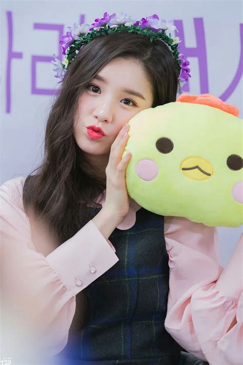 Heejin LOONA Jeon Hee Jin Kpop Girls Korean Girl Korean Girl Groups