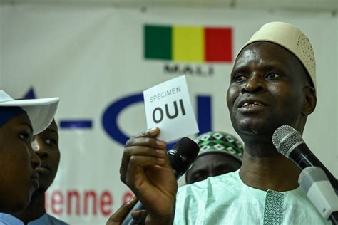 Dans la diaspora malienne d Abidjan campagne pour le oui à une