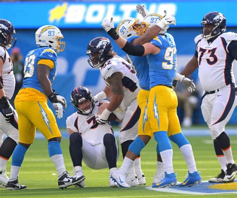 Los Angeles Chargers Defense Vs Las Vegas Raiders Defense Sports