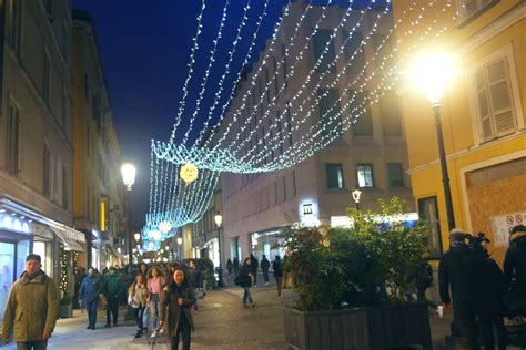 Arriva Il Natale Parmigiano Accese Le Luminarie In Centro Foto