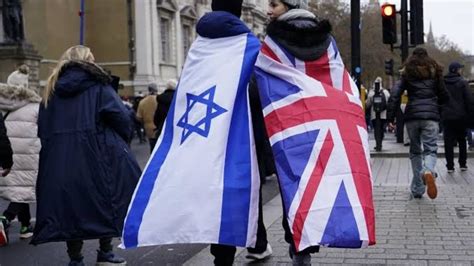 Miles De Personas Marchan Contra El Antisemitismo En Londres Boris