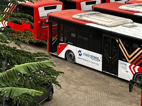 Pihak Transjakarta Bantah Unit Bus Mangkrak Di Jaktim Semua