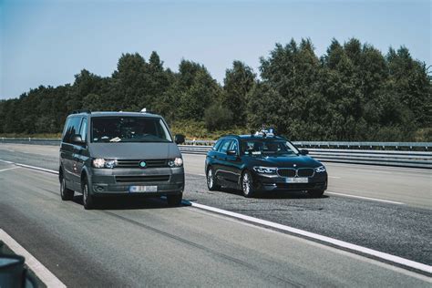 Intelligente akustische Sensorsysteme für das hörende Auto Fraunhofer