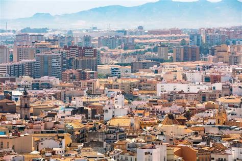 Las 10 mejores ciudades para vivir y trabajar en España Mudanzas Roy