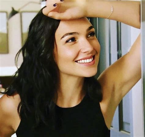 Gal Gadot : CelebrityArmpits
