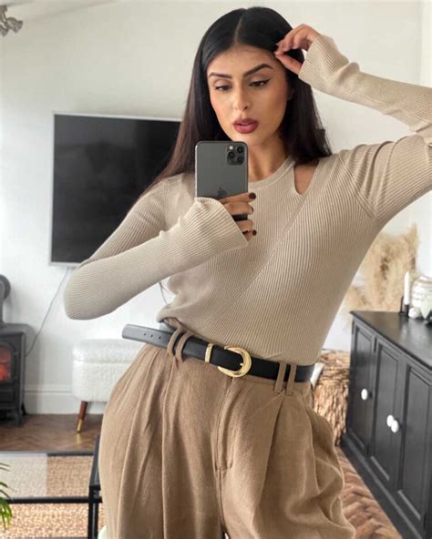 Hot Sexy Irsa Saleem Bikini Pics