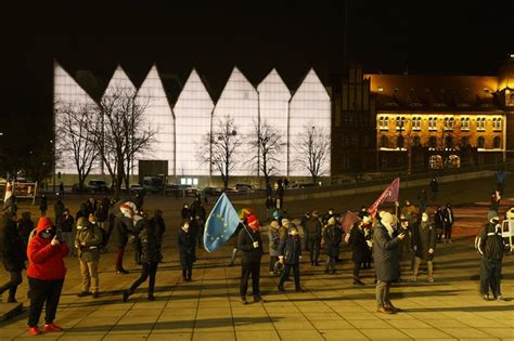 24Kurier pl Demonstracja na placu Solidarności w Szczecinie