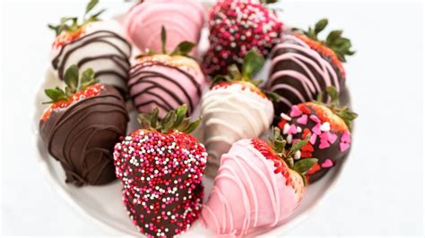 35 Easy Valentine's Day Chocolate Recipes To Try This February