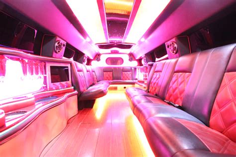 Las Vegas White Hummer Limousine Seats Up To 14 Passengers