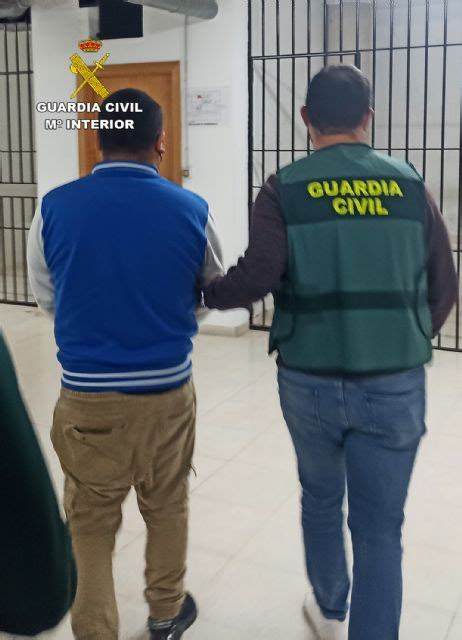 La Guardia Civil Detiene A Una Persona Por El Robo Con Violencia De Un