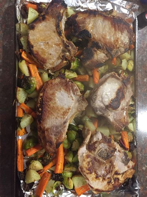 Rosemary Roasted Vegetables with Pork Chops: Directions, calories, nutrition & more | Fooducate