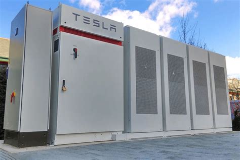 Tesla battery energy storage deployments reach new high in 2023