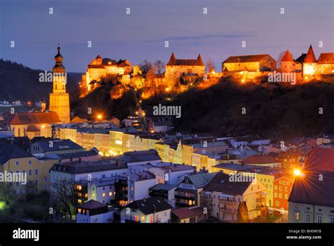 Burghausen castle bavaria night hi-res stock photography and images - Alamy