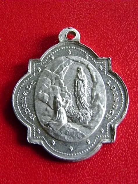 Medaille Religieuse Ancienne Notre Dame De Lourdes Aluminium Eur