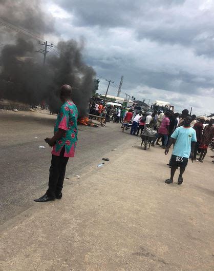 Angry Youths In Warri Stage Protest Against Efcc Video