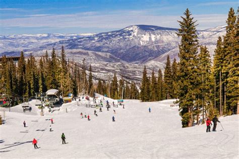 How Many Ski Resorts Are in Colorado? - East West Hospitality