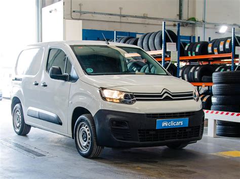 Vertailu Citro N Berlingo Vs Peugeot Rifter Kumpi Pakettiauto On