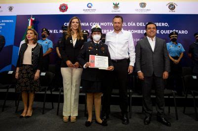 Reconocen a Bomberos de Querétaro