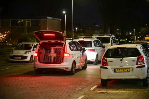 Schietpartij Aan De Huniadijk In Rotterdam Woning Omsingeld Door Politie