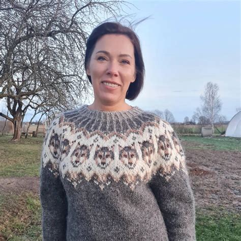 Lettlopi Sweater Hand Knit Icelandic Sweater Warg Sweater Made To Order Etsy