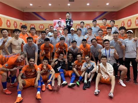 Gil Se Despede Do Shandong Luneng E Fica Livre Para Assinar O