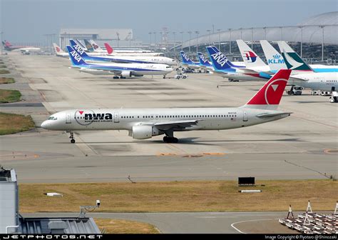 N Us Boeing Northwest Airlines Ryotaro Shinozaki