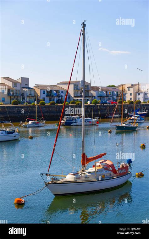 Porthmadog Marina Hi Res Stock Photography And Images Alamy