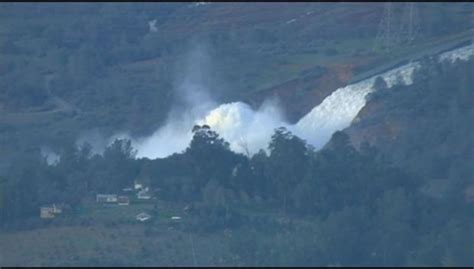 Panique En Californie Le Plus Haut Barrage Des Etats Unis Menace De C Der