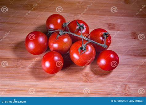 Red Cherry Tomatoes On The Vine Stock Image Image Of Healthy Plants