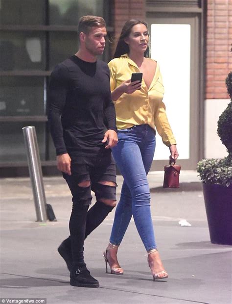 Love Island S Jess Dom Lever Enjoy Date Night In London Daily Mail