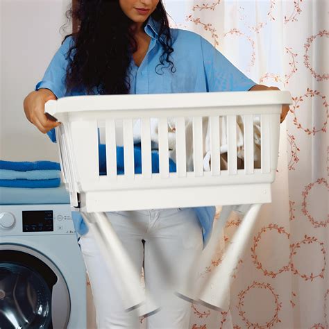 Panier à linge avec pieds pliants