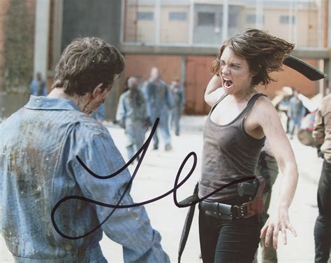 Lauren Cohan Signed 8x10 Photo – TopPix Autographs