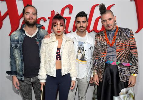 Star Sightings: DNCE Hits the Mall, Miley Cyrus Visits 'Tonight Show ...