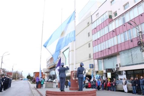 Se Realizó El Tradicional Izamiento Dominical