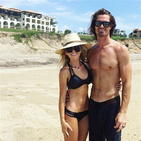 9 Hot Sexy Lisa Allen Bikini Pics