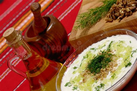 Tarator Potage Froid Bulgare Traditionnel D Oseille Image Stock