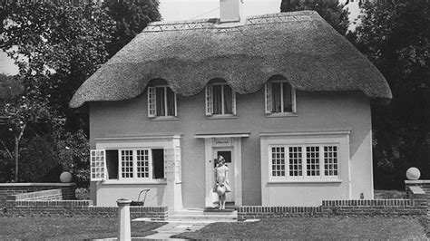 Inside The Queens Impressive Wendy House And Why She Was Able To Keep The T Hello