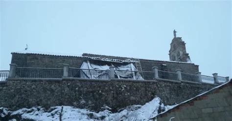 Los Efectos Del Temporal La Lluvia Echa Abajo Un Lateral De La Iglesia