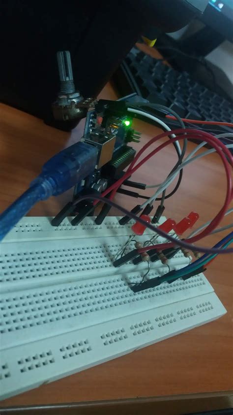 PRÁCTICA 4 CIRCUITO CON ARDUINO LEDS PRENDIDO EN SECUENCIA