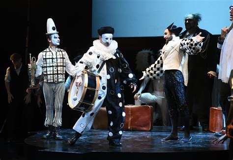 Torna Lirica In Jeans E Presenta Lopera I Pagliacci Di Leoncavallo