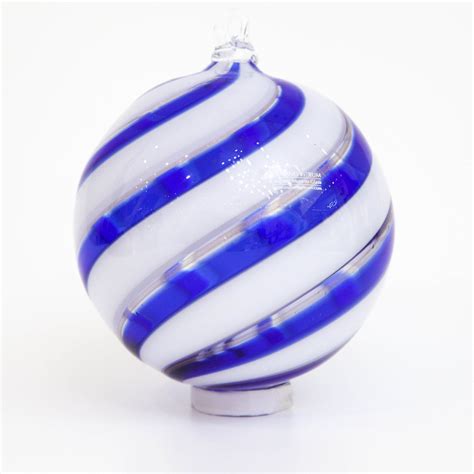 The Most Colorful And Elegant Christmas Baubles Are Made In Murano Glass By