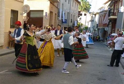 La 40ª Festa de las Danses de la Vall d Albaida vuelve a Quatretonda