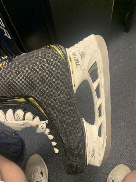 Bauer supreme 2s pro hockey skates with shot blockers on Outsides